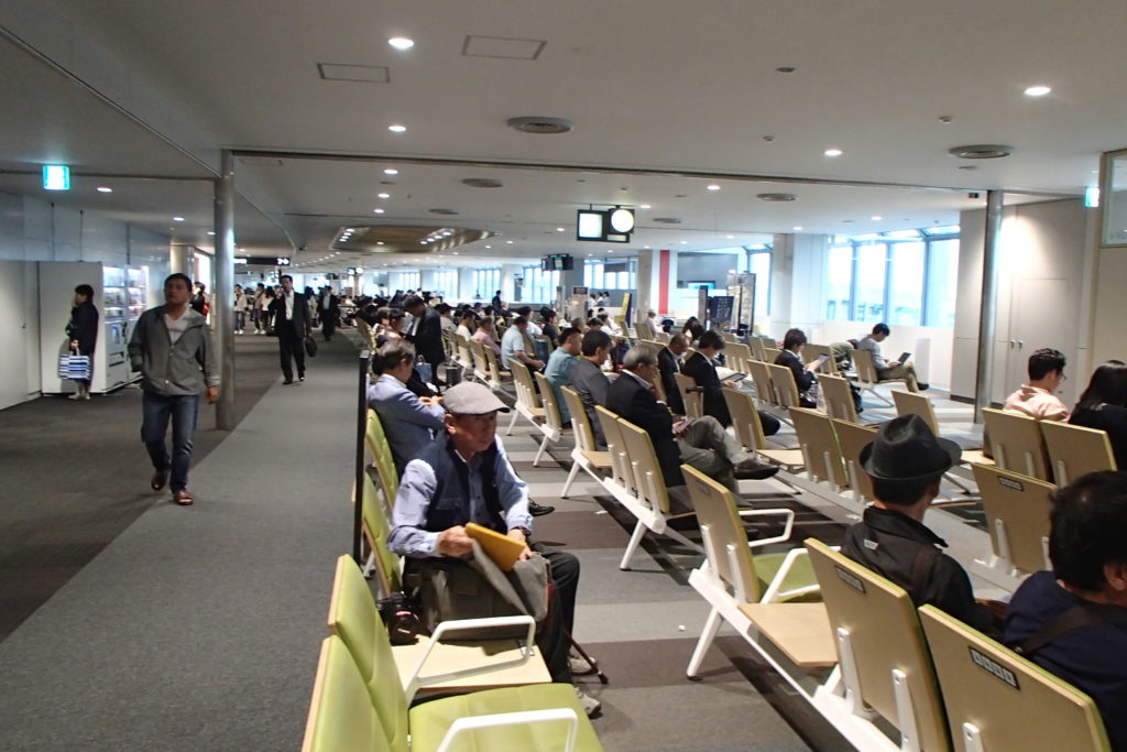 新千歳空港 国内線待合室