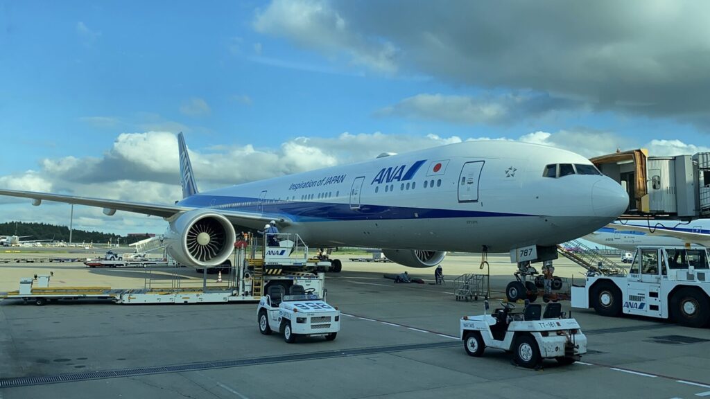 ANA プレミアムエコノミー搭乗記 東京・羽田-ロンドン・ヒースロー(NH211) 新B777-300ER