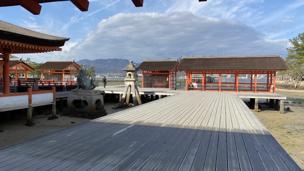 厳島神社の舞台