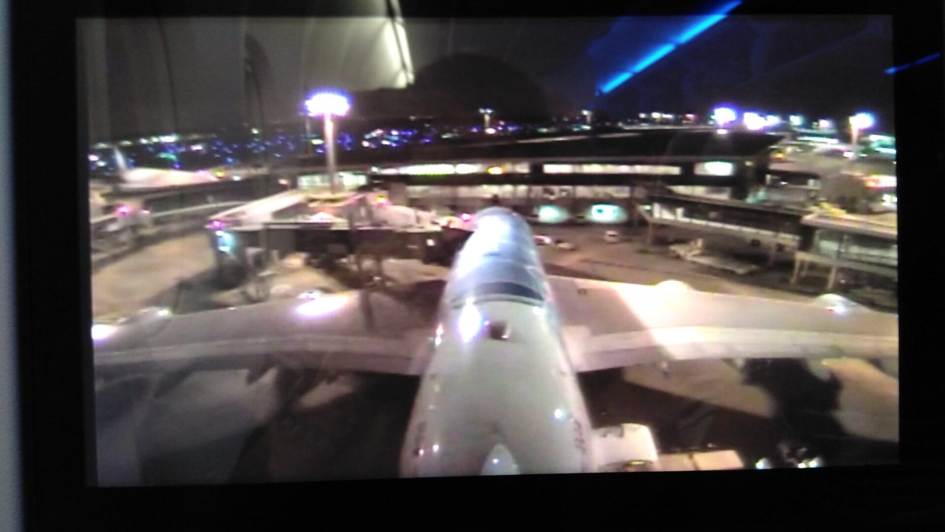 ANAのA380"Flying Honu"成田空港出発前。機外カメラから。