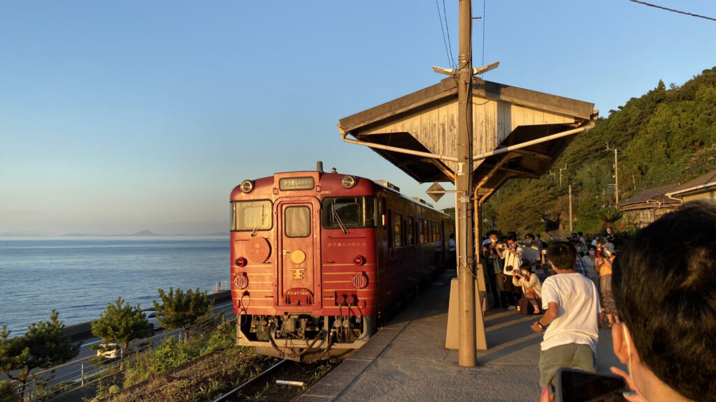JR四国が考えた、最高峰の観光列車「ものがたり列車」