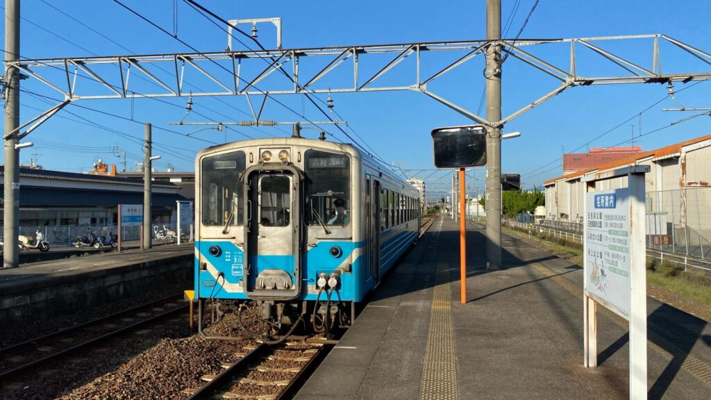 快適性を選んで、途中の伊予市駅までは特急宇和海に乗車