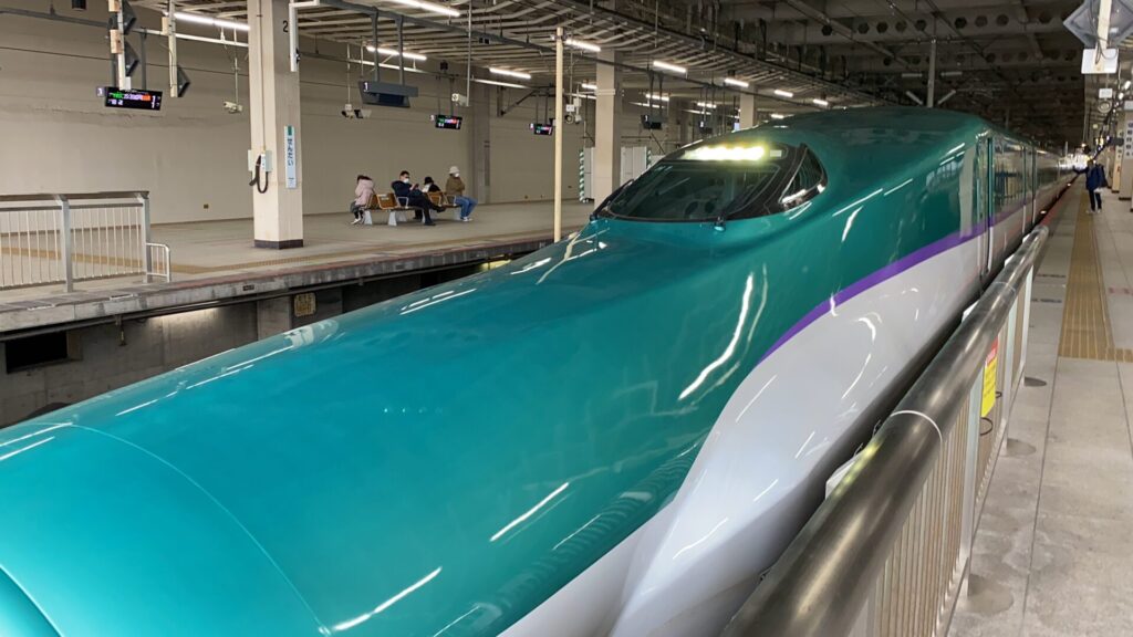 北海道新幹線で活躍するH5系・E5系