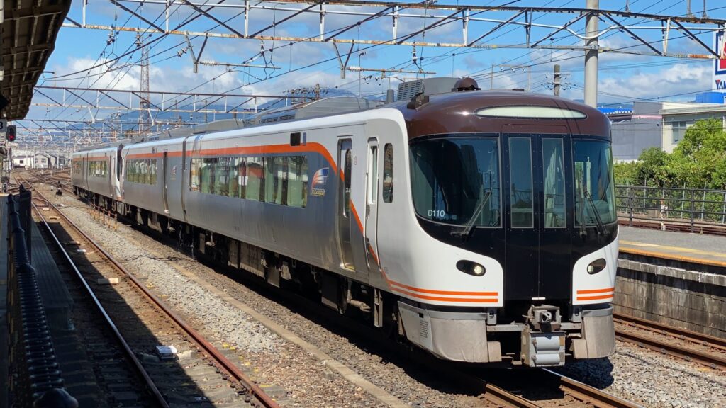 観光需要が大きい列車　土休日は注意