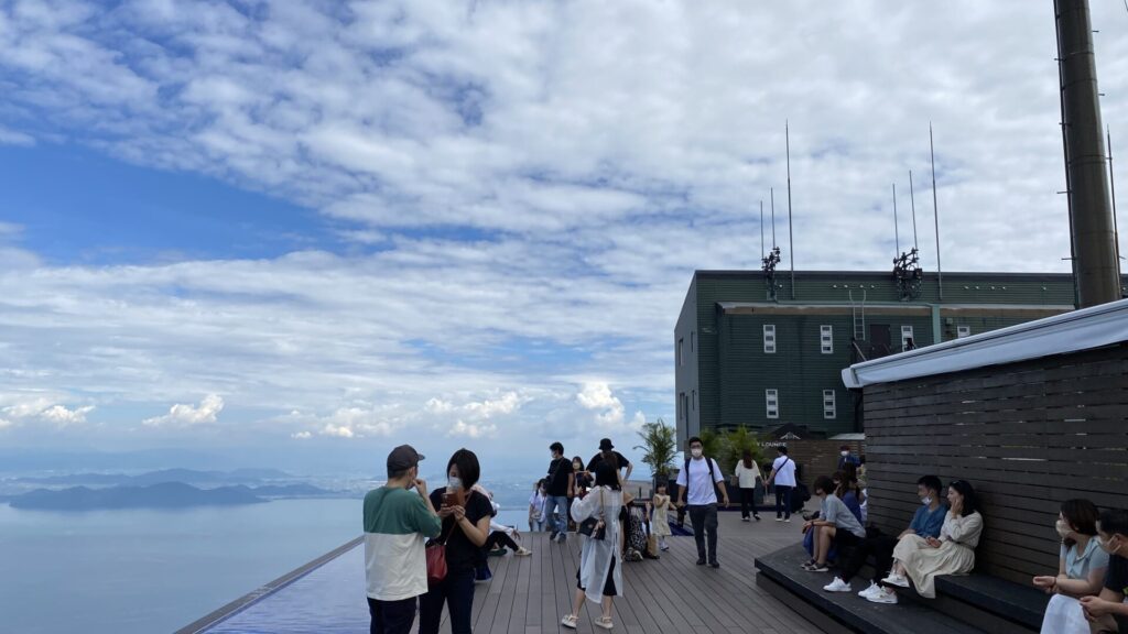 琵琶湖テラスは琵琶湖を一望できる映えスポットとして人気急上昇！