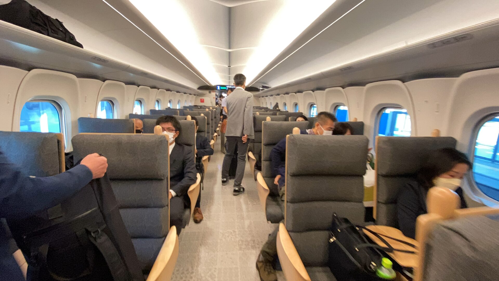 西九州新幹線 かもめN700S系 車内を徹底解説
普通車指定席は2＋2の配列 800系とほぼ同一座席