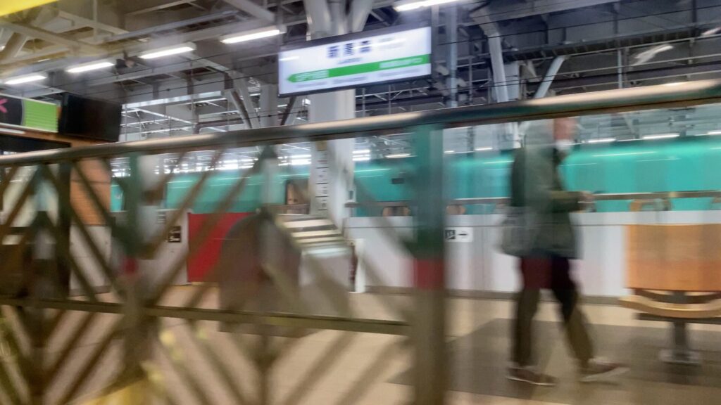 新青森駅に到着-JR東日本の東北新幹線へ