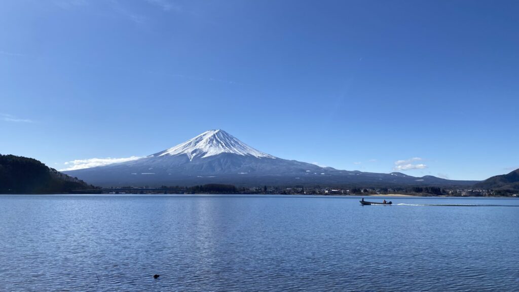 富士山を一望できる河口湖へ