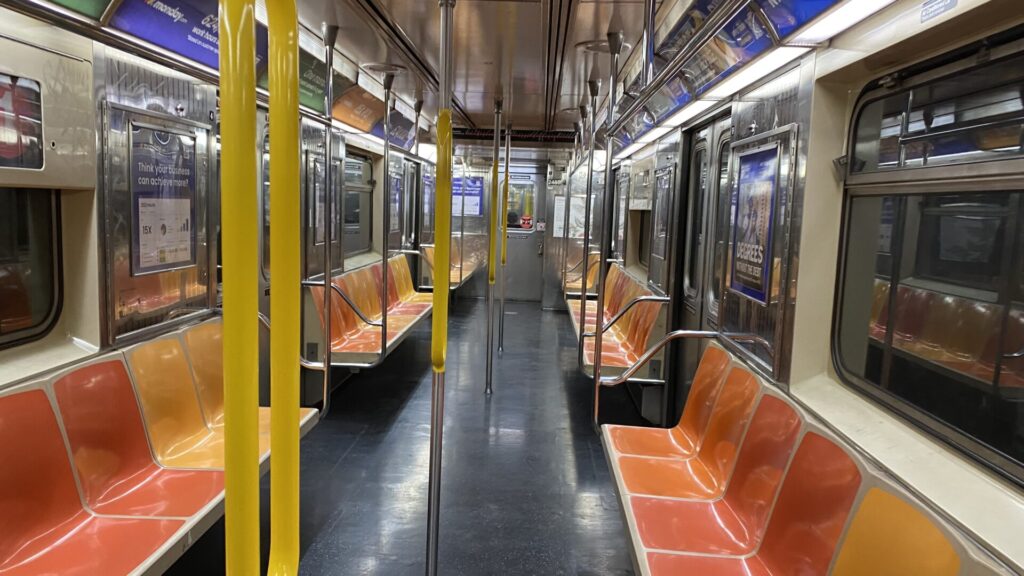 ニューヨークの地下鉄・バス