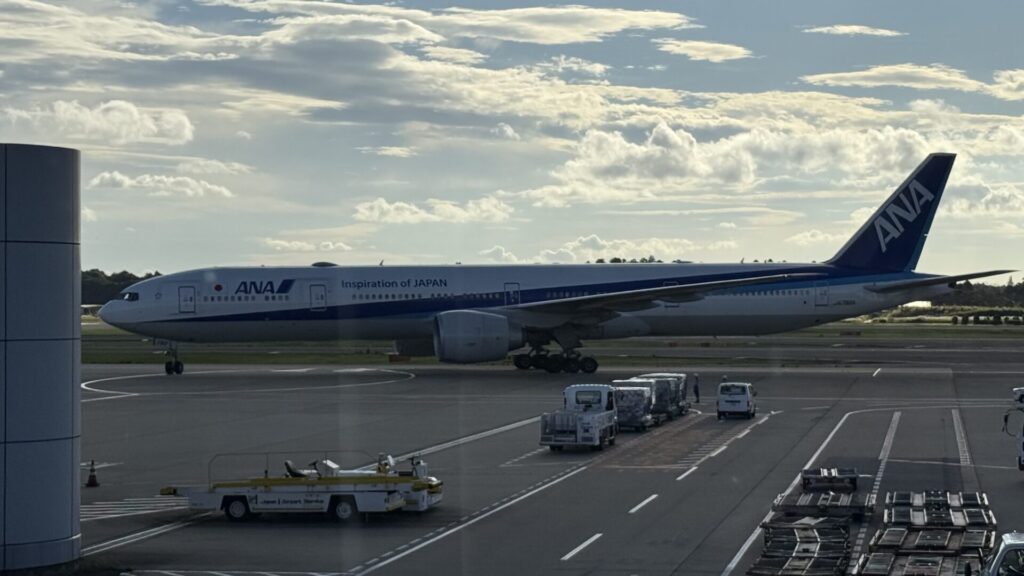 東京・羽田空港に到着