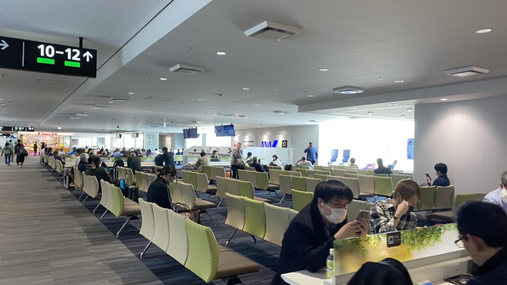 福岡空港の国内線待合室