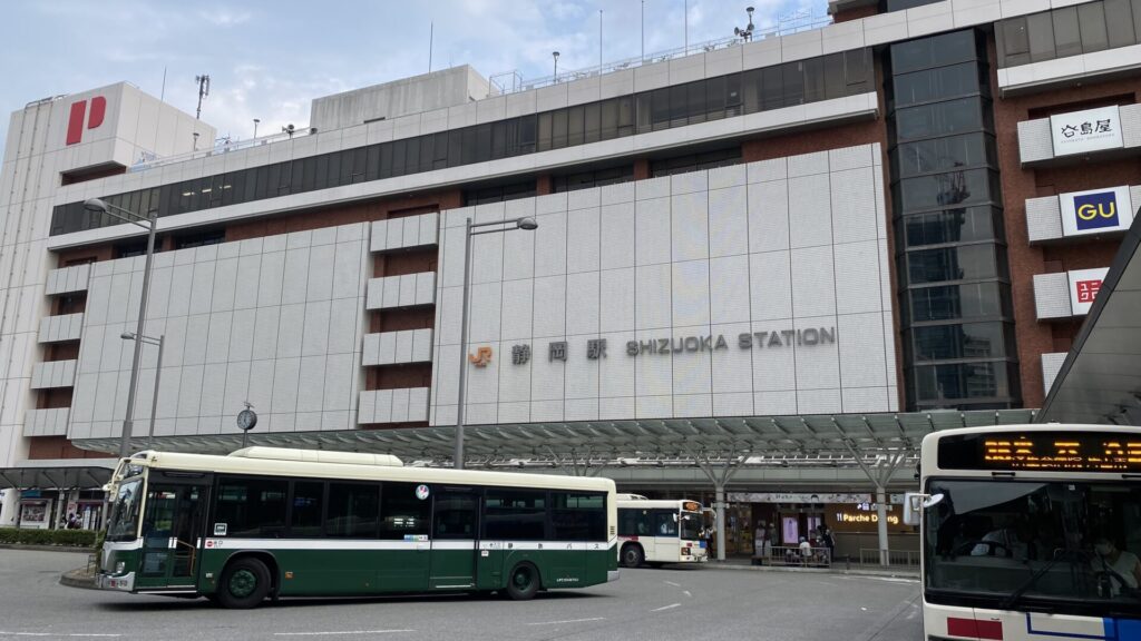 東京から1時間の静岡駅 ハンバーグ「さわやか」は必須！