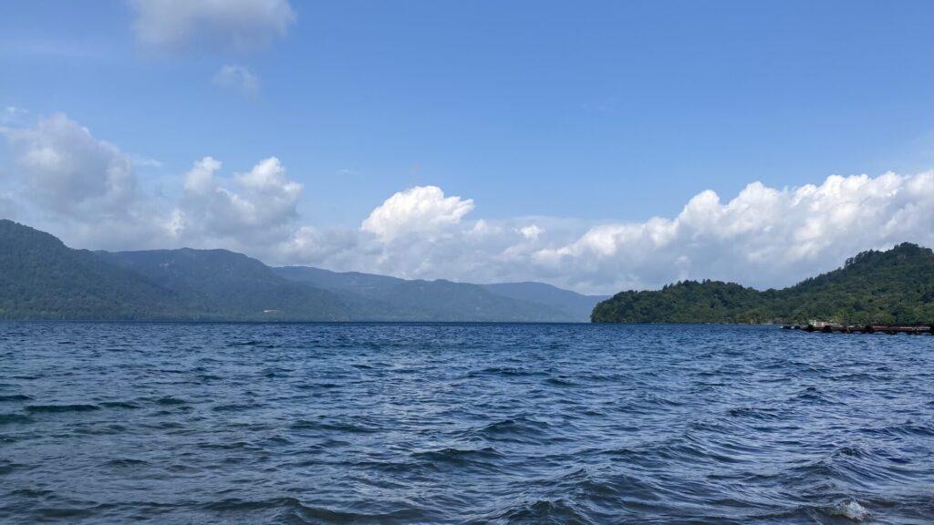 美しい湖・十和田湖を眺めよう