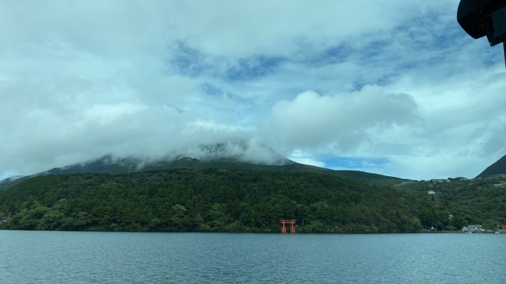 箱根海賊船で芦ノ湖を遊覧