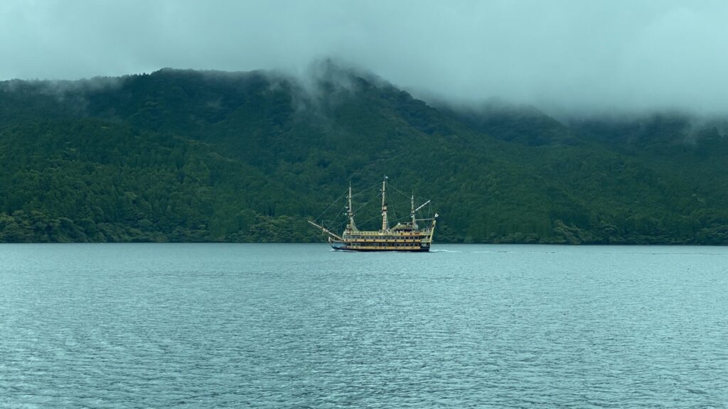 箱根海賊船で芦ノ湖を遊覧