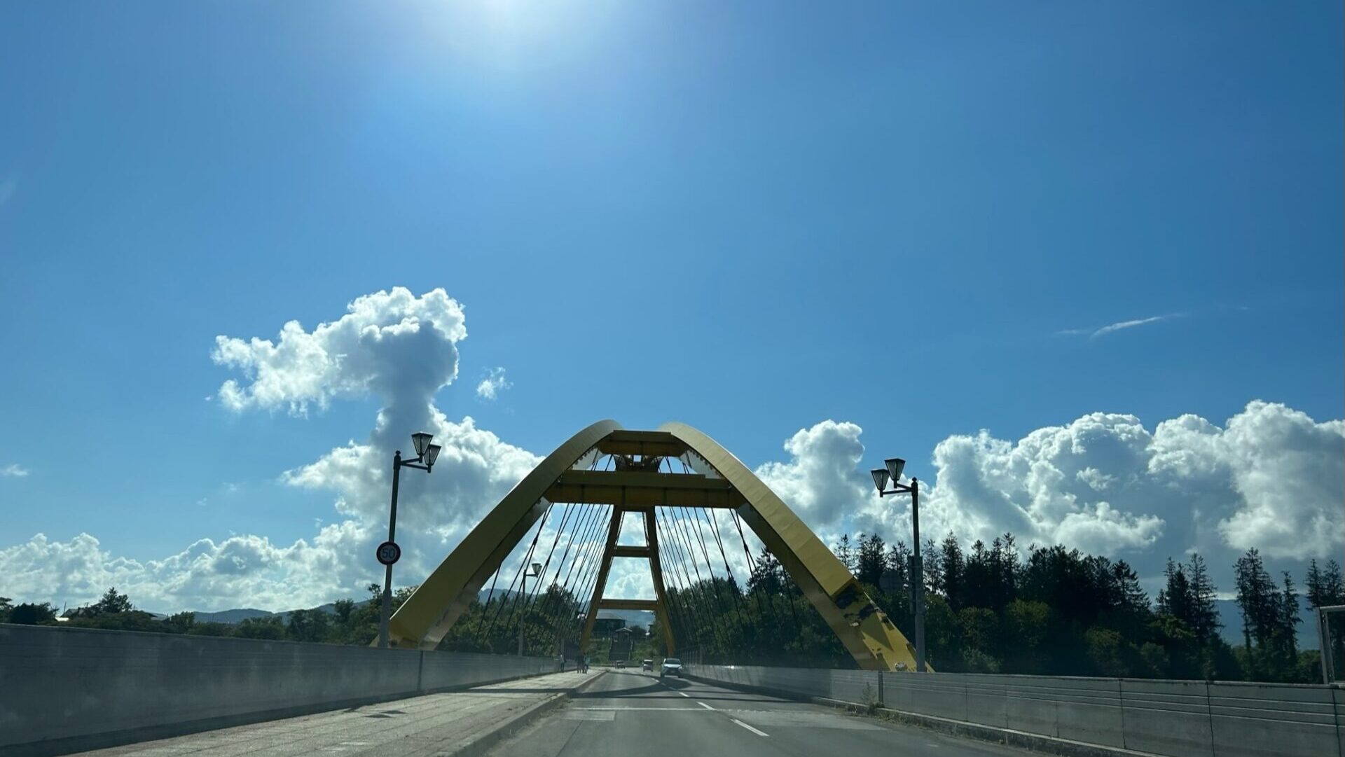 ニセコの象徴・ニセコ大橋を通過！