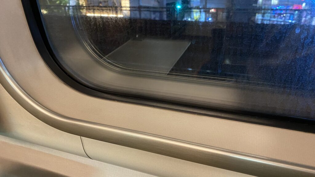 特急「はまかぜ」普通車指定席の座席はJR西日本の特急列車
