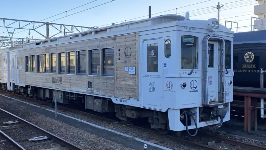 宮崎の観光特急「海幸山幸」乗車記 木をふんだんに使った列車で日南線の海を楽しむ絶景旅