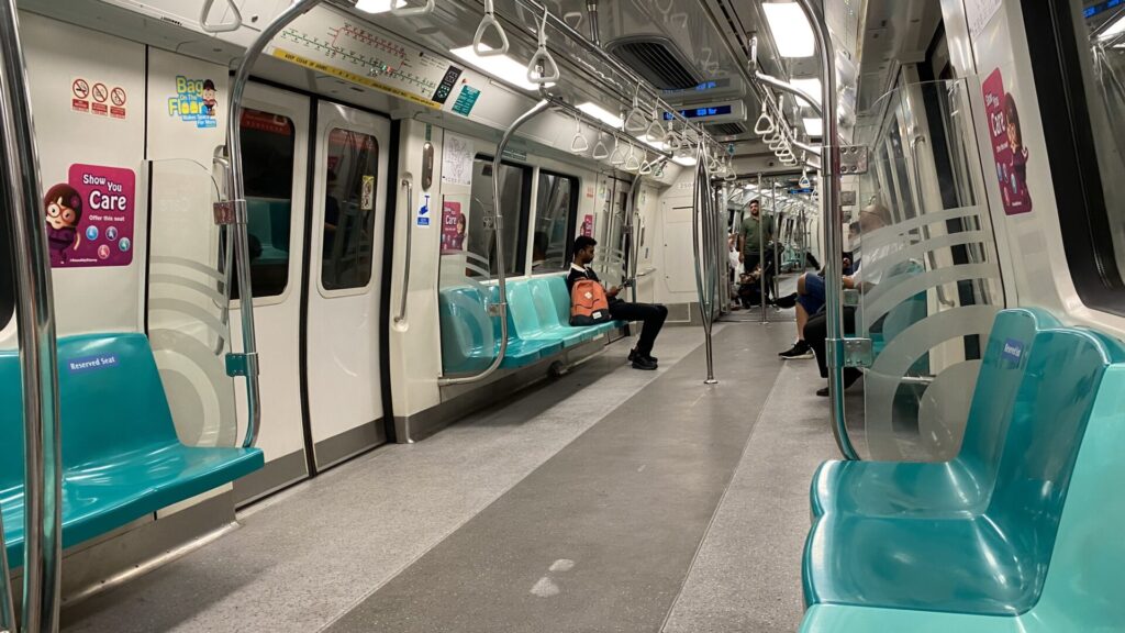 シンガポールの地下鉄では自動運転が行われる路線も