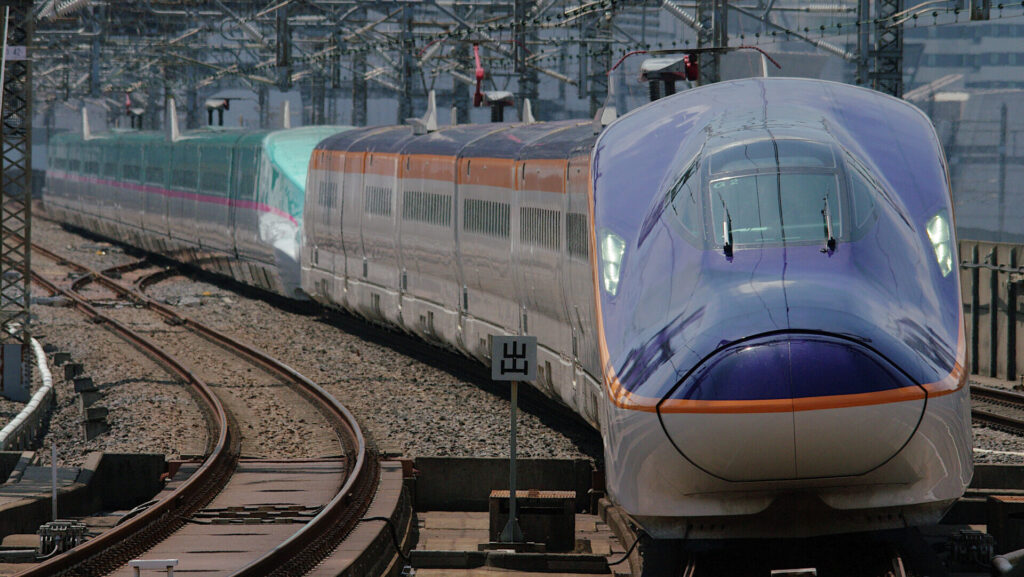 山形新幹線つばさ 自由席はない！割引や車内も徹底紹介！2024年にはE8系がデビュー
