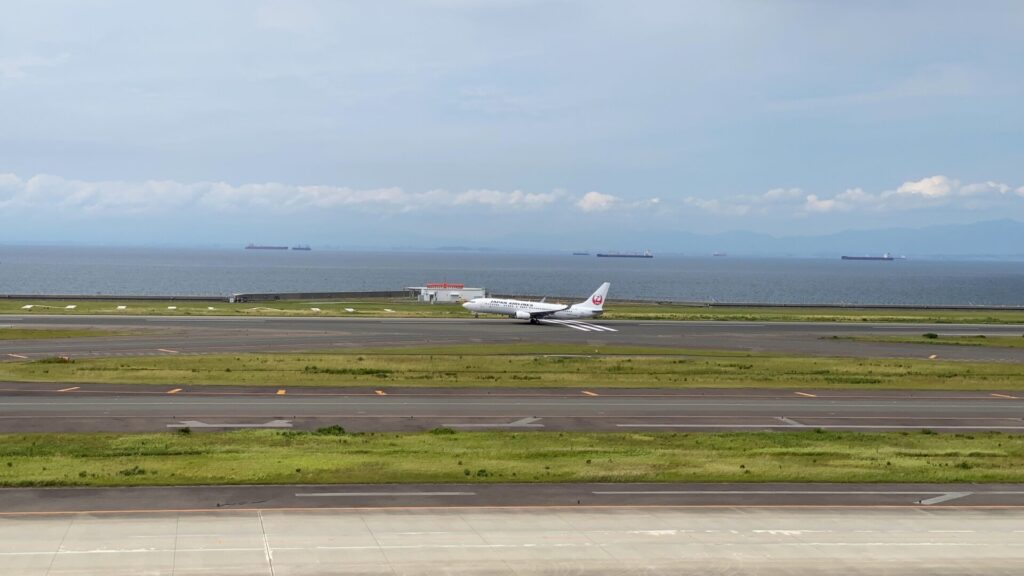 各地方路線中心に運航 日本トランスオーシャン航空もB737を運航