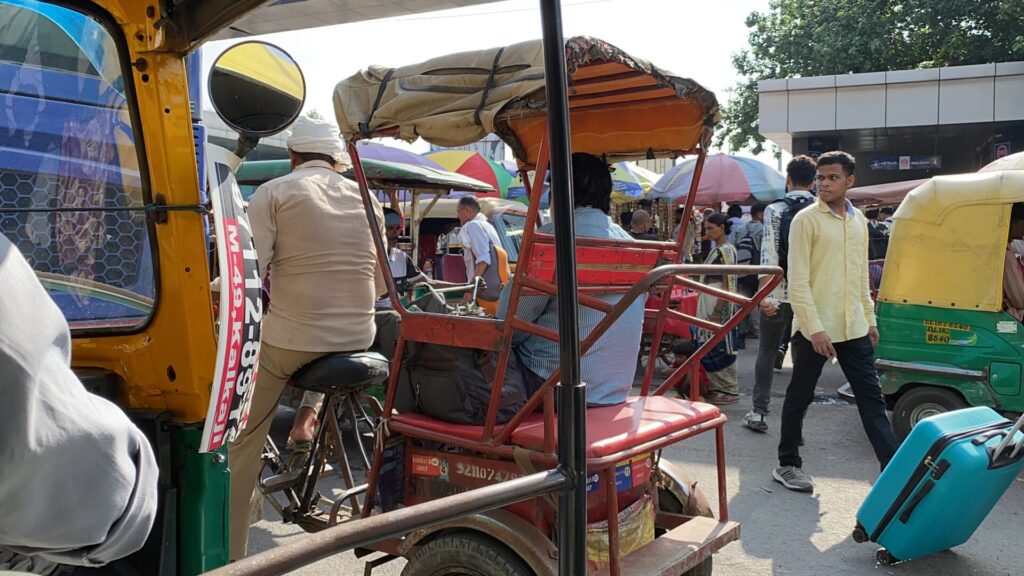 インド門 もう、デリー観光は飽きたよ