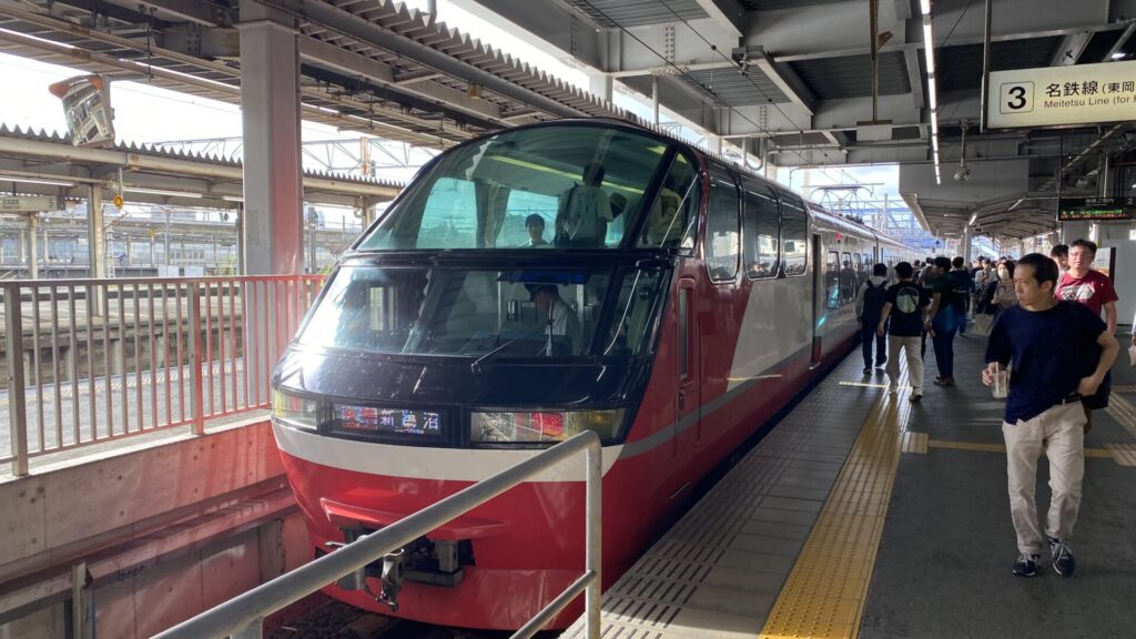 1200系 パノラマsuperの特別車の車内