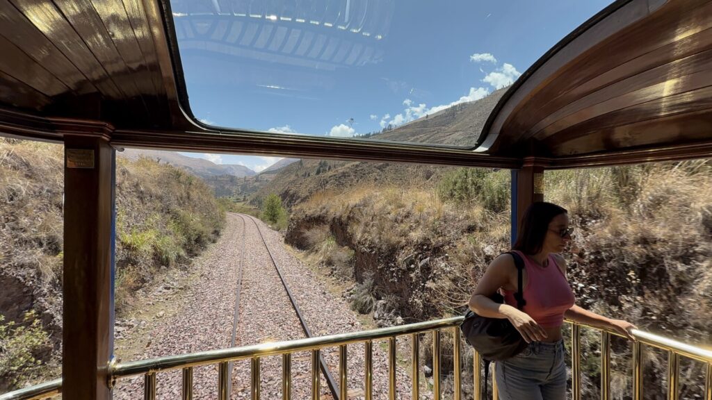 チチカカ・トレインでペルーの美しい景色を堪能する旅