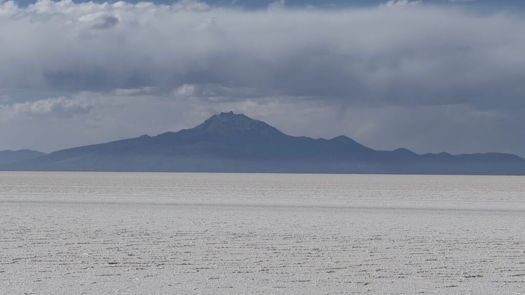 ウユニ塩湖の大絶景を満喫する