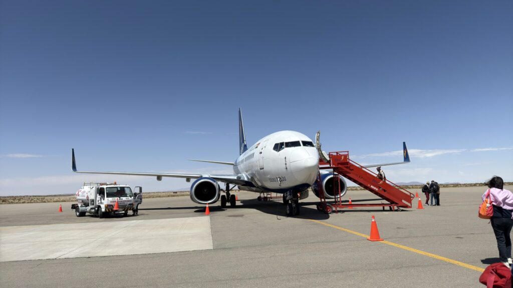 ボリビアーナ航空でウユニからラパスへ　早速1時間半の遅延