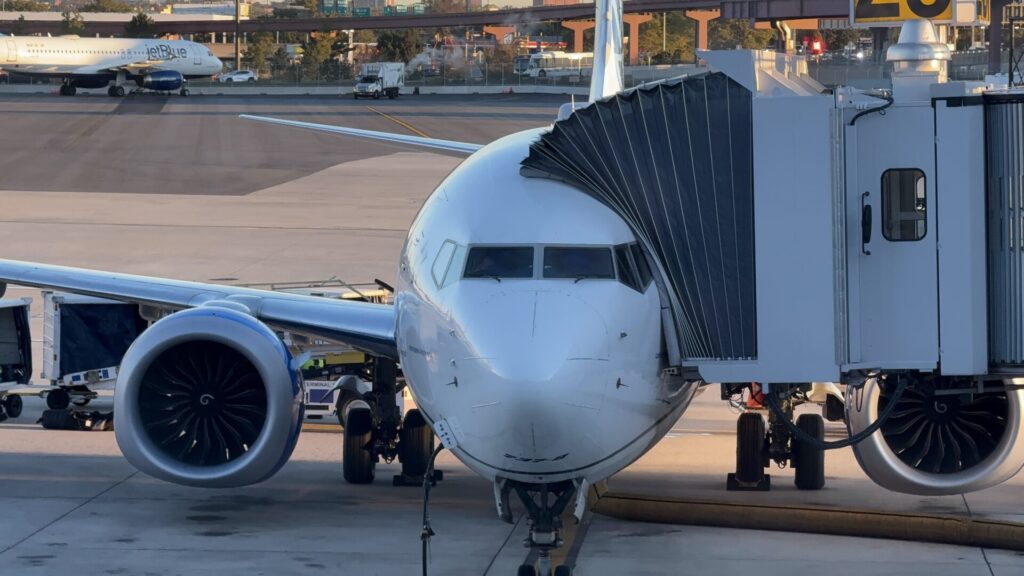 ユナイテッド航空2290便 B737MAXでシカゴ・オヘアへ